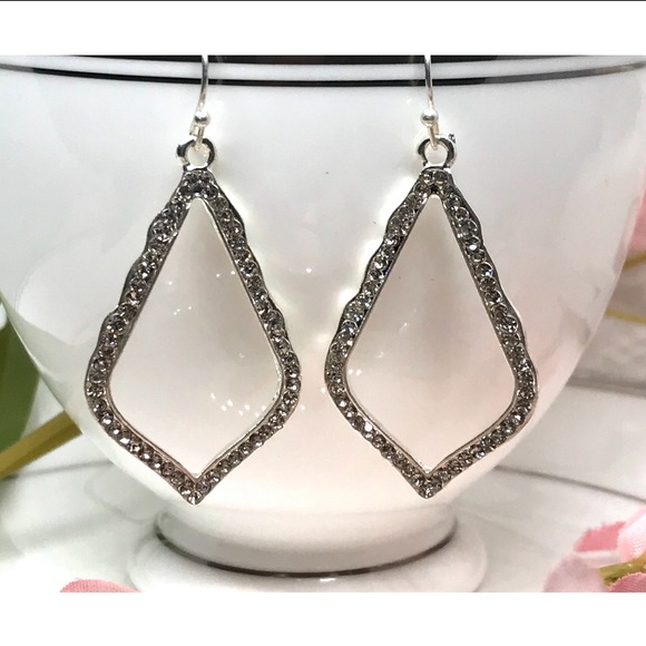 NEW 🌸 Rhinestone teardrop earrings silver - Picture 3 of 5